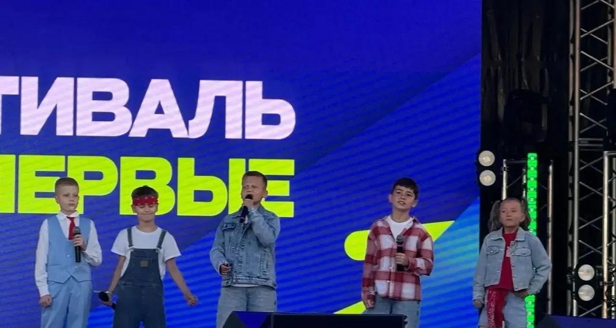 Две команды симферопольской гимназии №25 прошли в телепроект КВН и едут в Москву