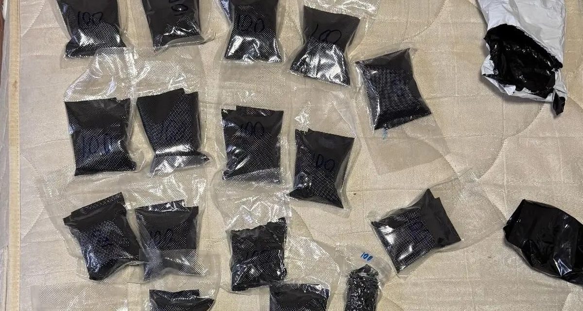 В Симферополе задержали участников онлайн-наркомаркета, изъято около 7 кг наркотиков